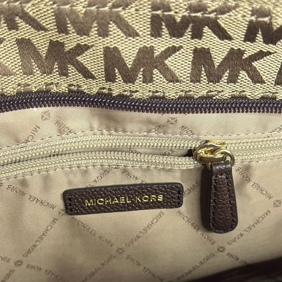 Michael Kors Jet Set Top Zip Tote in Brown with MK Logo design - Picture 12 of 14